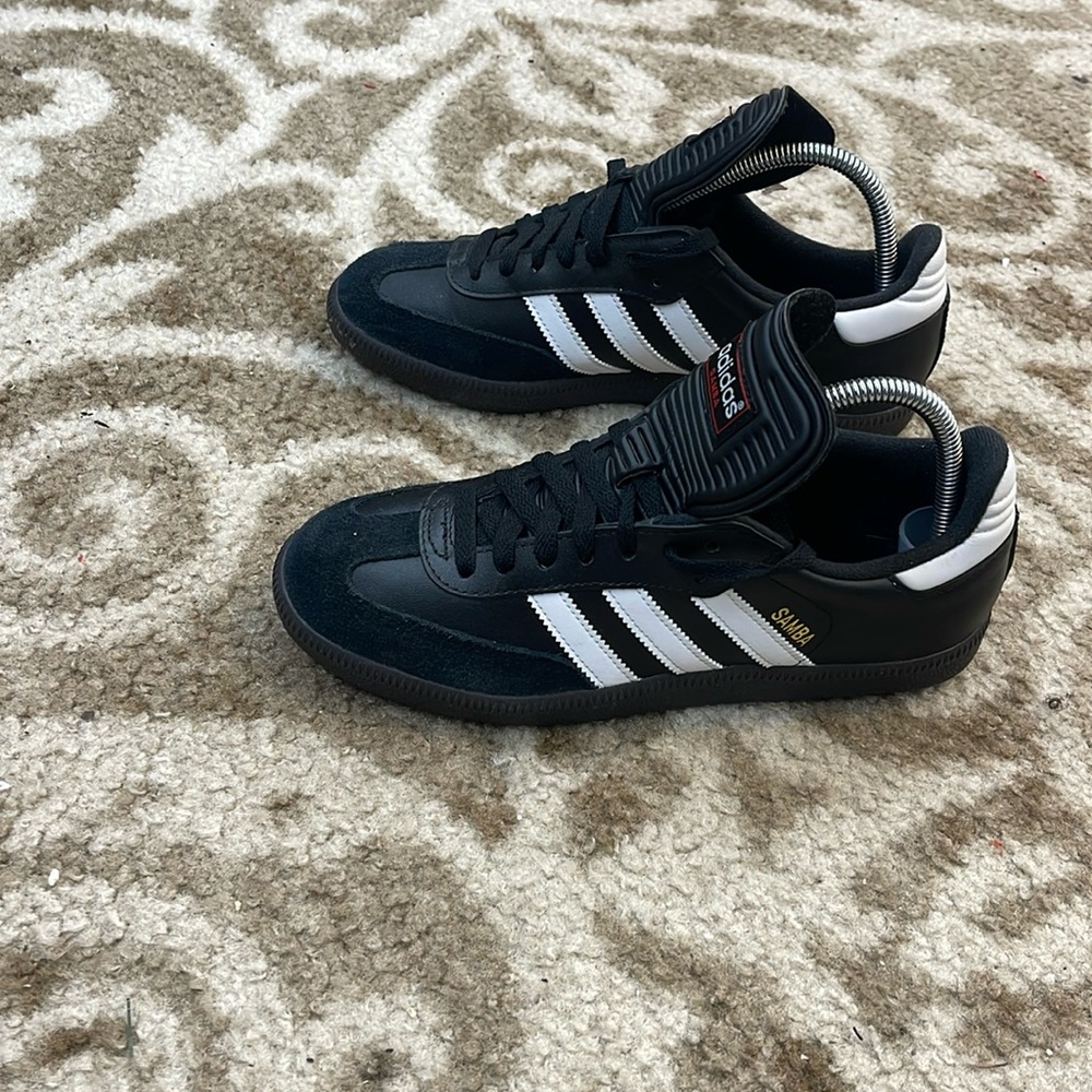 Men's adidas samba shoes size 7 great condtion very little wear